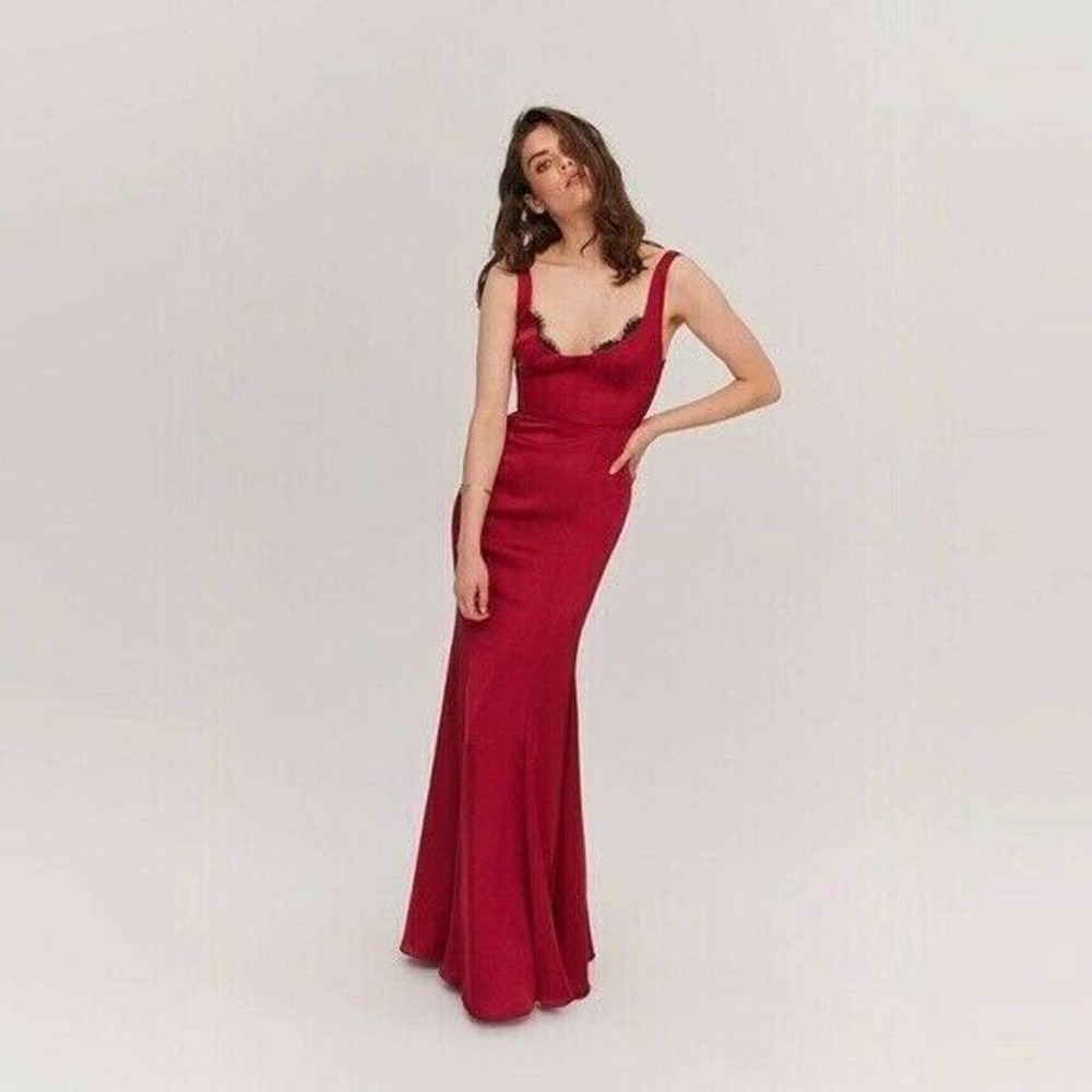 Fame & Partners Ara Satin Mermaid Gown 8 Lace Trim